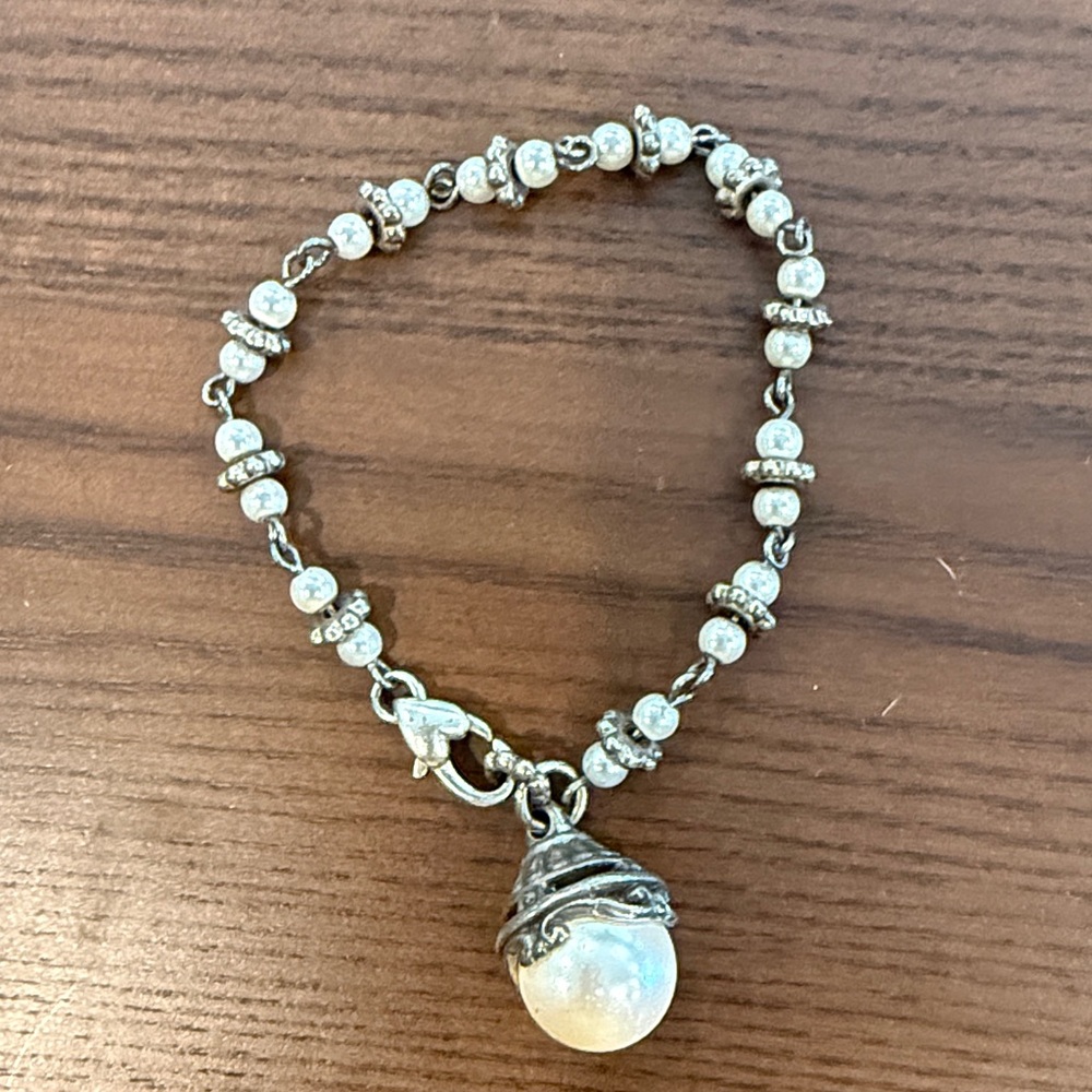 Vintage Brighton Pearl Bead Bracelet - White Pearls with Silver tone Accents